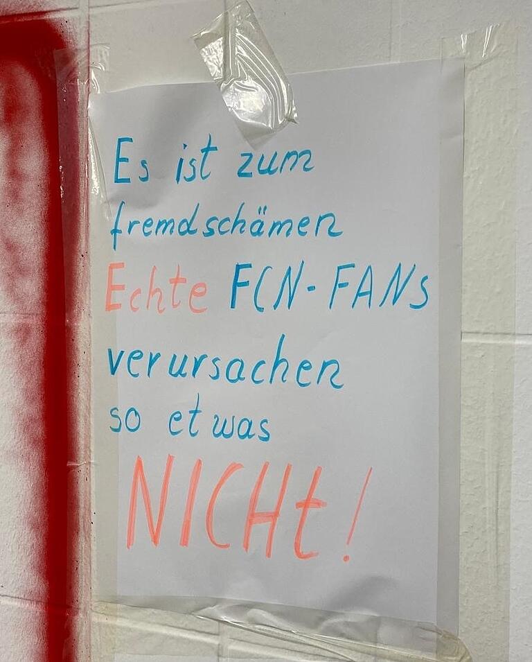 Auch bei Karlstadter Bürgerinnen und Bürgern rufen die Schmierereien in der Unterführung wenig Begeisterung hervor. Auch bei Karlstadter Bürgerinnen und Bürgern rufen die Schmierereien in der Unterführung wenig Begeisterung hervor. 