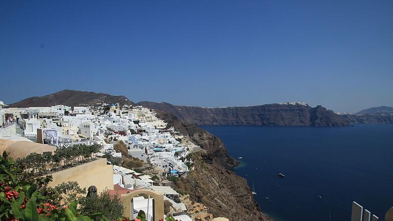 Blick auf Santorini - Nach Erdbeben auf der Insel Santorini wurden Vorsichtsmaßnahmen ergriffen. (Archivbild) Blick auf Santorini - Nach Erdbeben auf der Insel Santorini wurden Vorsichtsmaßnahmen ergriffen. (Archivbild)