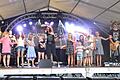Sängerin Melly holte Kinder auf die Bühne und ließ sich von ihnen bei einem Lied begleiten.