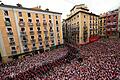 &bdquo;Sanfermines&rdquo;-Fest in Pamplona       -  Eine begeisterte Menschenmenge feiert die Eröffnung des Sanfermín-Festes.