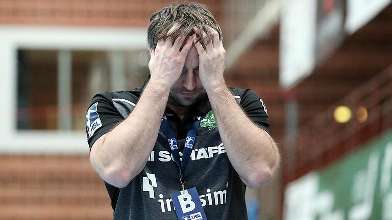 Trainer Ceven Klatt und die Zweitliga-Handballer der DJK Rimpar Wölfe sind von zwei coronabedingten Spielabsagen betroffen. Das Heimspiel gegen den Wilhelmshavener HV und die Auswärtspartie beim&nbsp;Dessau-Roßlauer HV wurden abgesetzt.