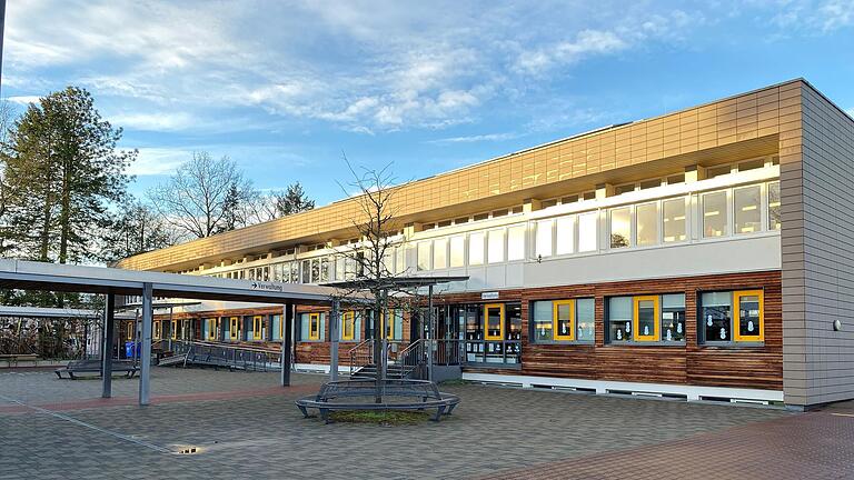 Die Sanierung der Friedrich-Fleischmann-Grundschule und der Neubau einer Kita in der Ludwigstraße sind die größten Projekte der kommenden Jahre in Marktheidenfeld. Die Sanierung der Friedrich-Fleischmann-Grundschule und der Neubau einer Kita in der Ludwigstraße sind die größten Projekte der kommenden Jahre in Marktheidenfeld.