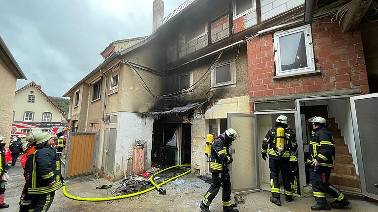 Die Feuerwehr konnte den Brand schnell bekämpfen. Verletzt wurde niemand. Die Feuerwehr konnte den Brand schnell bekämpfen. Verletzt wurde niemand.