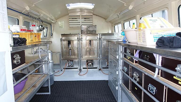 Blick in den Küchenwagen der GFH.