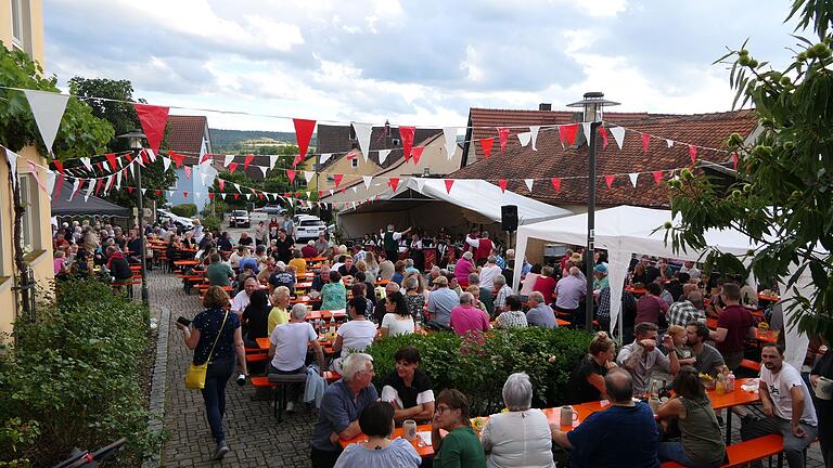 Bei schönstem Wetter war das Ziegelangerer Weinfest an beiden Festtagen gut besucht.