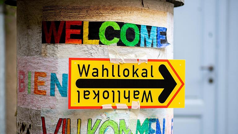 Bundestagswahl - Feature       -  Die Abstimmung im Wahllokal gilt in Deutschland als „Leitbild“ für die Bundestagswahl. Bei der Briefwahl verkürzen sich heuer die Zeiträume.