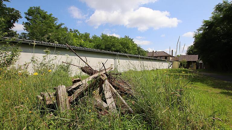 Auf dem Gelände der Kitzinger Schützen am Steigweg könnten bis zu acht mehrgeschossige Wohnblocks entstehen. Im Umfeld regt sich Widerstand gegen diese Pläne.