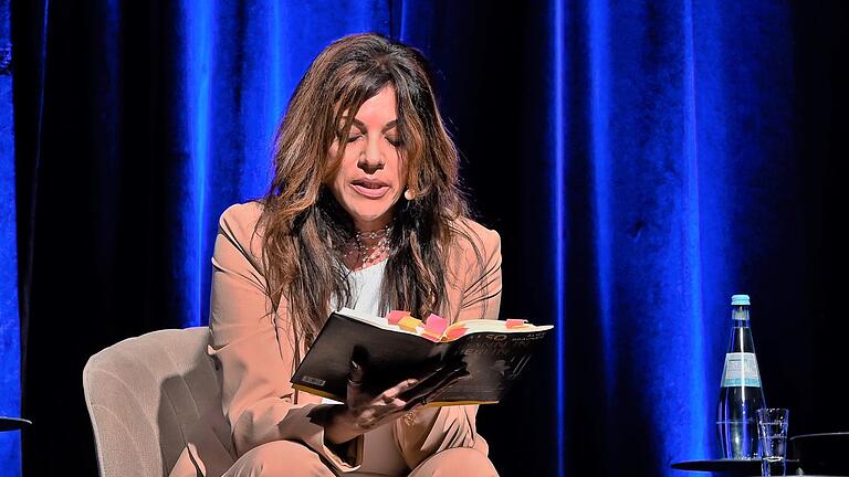 Filmproduzentin Alice Brauner (56) wird bei den Jüdischen Kulturtagen aus dem Leben ihrer Eltern Artur und Maria Brauner erzählen. - Filmproduzentin Alice Brauner (56) wird bei den Jüdischen Kulturtagen aus dem Leben ihrer Eltern Artur und Maria Brauner erzählen. Filmproduzentin Alice Brauner (56) wird bei den Jüdischen Kulturtagen aus dem Leben ihrer Eltern Artur und Maria Brauner erzählen. - Filmproduzentin Alice Brauner (56) wird bei den Jüdischen Kulturtagen aus dem Leben ihrer Eltern Artur und Maria Brauner erzählen.