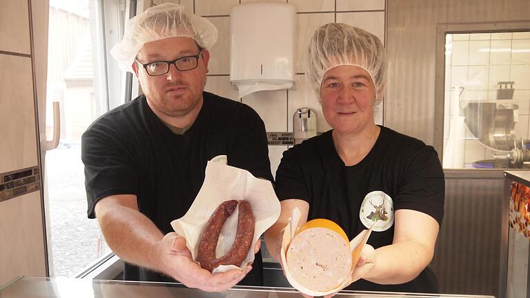 Darf's etwas mehr sein? Metzgermeister Hartmut Binder und seine Ehefrau Marleen haben gerade in Aidhausen eine Metzgerei nur mit Wildprodukten eröffnet.