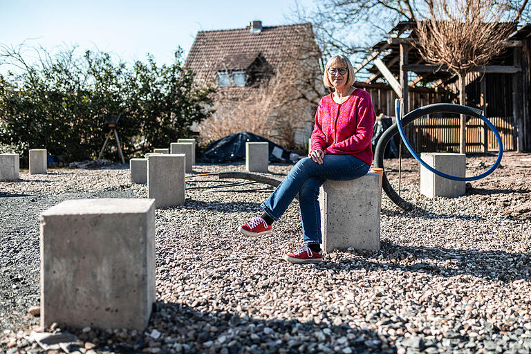 Martina Weber aus Königsberg lebt künftig in einem kleinen Eigenheim. Martina Weber aus Königsberg lebt künftig in einem kleinen Eigenheim.
