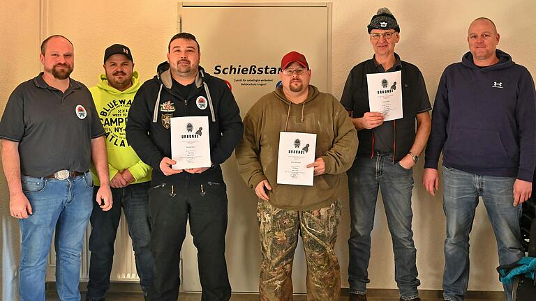 Im bild von links: 1. Vorsitzender, Markus Sitzmann, Michael Schmuck, Michael Kern, André Schröder, Artur Raitz und Daniel Kessler.