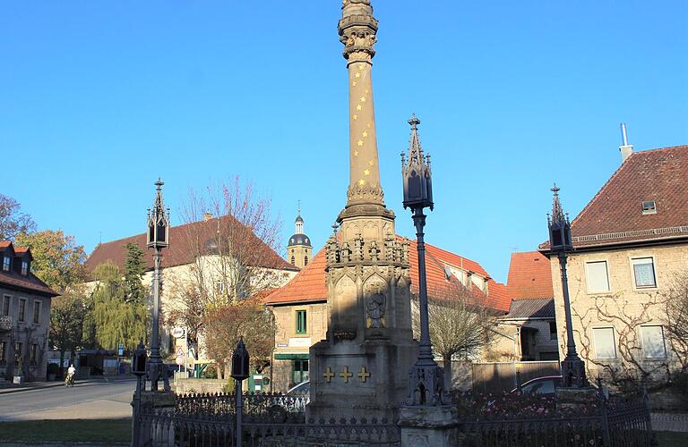 Der Wiesentheider Marienplatz mit Mariensäule wird dieses Jahr an Halloween zum Gruselort. Der Wiesentheider Marienplatz mit Mariensäule wird dieses Jahr an Halloween zum Gruselort.