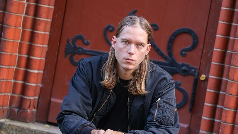 Band Die Nerven - Sänger Max Rieger       -  Max Rieger ist nicht nur Sänger und Gitarrist der Band, sondern auch ein gefragter Produzent. (Archivbild)