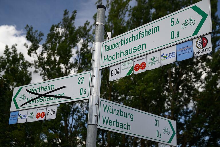 Gesperrt: Der Radweg zwischen Hochhausen und Niklashausen ist aktuell wegen Bauarbeiten am Radweg nicht befahrbar, es gibt eine Umleitung über Werbach. Gesperrt: Der Radweg zwischen Hochhausen und Niklashausen ist aktuell wegen Bauarbeiten am Radweg nicht befahrbar, es gibt eine Umleitung über Werbach.