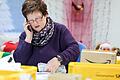 Hat im Moment eigentlich keine Zeit zum Kochen: Rosemarie Schotte im Himmelstadter Weihnachtspostamt.
