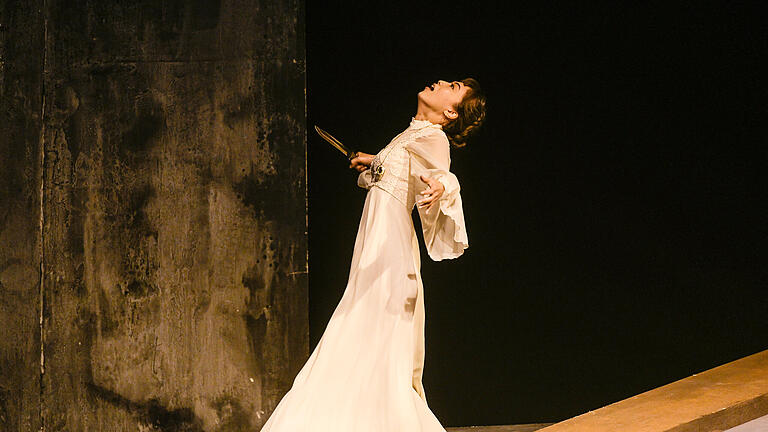 Eindrücke aus Vincenzo Bellinis 1830 uraufgeführter Oper 'Die Capulets und die Montagues' in einer Produktion des Mainfranken Theaters. Regie: Mario Pavle del Monaco