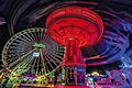 Eine Glitzerwelt: Das Volksfest bei Nacht.