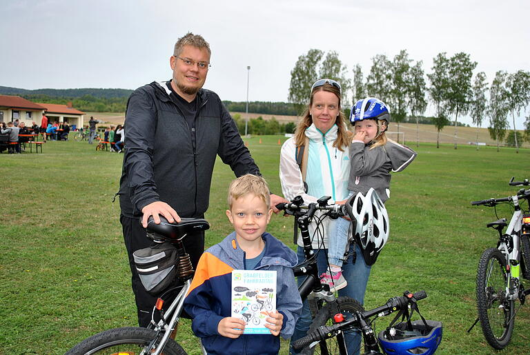 Eine Superidee fand Kai Kästner den Fahrradtag, die Familie mit Ida, Sohn Julius und Tochter Kerstin stimmten zu. Eine Superidee fand Kai Kästner den Fahrradtag, die Familie mit Ida, Sohn Julius und Tochter Kerstin stimmten zu.