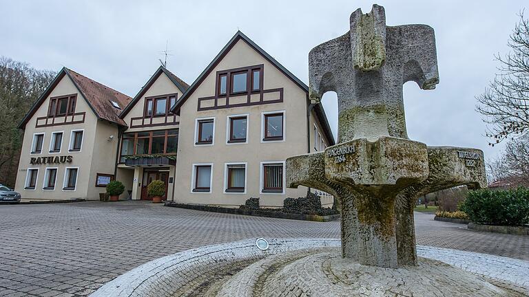 Das Rathaus im Ortsteil Hambach.