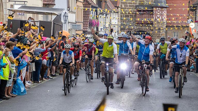 Die BR-Radltour macht auch im Jahr 2025 wieder Station in Unterfranken – wie hier im vergangenen Jahr in Ebern. Die Tour startet diesmal in Bad Neustadt. Die BR-Radltour macht auch im Jahr 2025 wieder Station in Unterfranken – wie hier im vergangenen Jahr in Ebern. Die Tour startet diesmal in Bad Neustadt.
