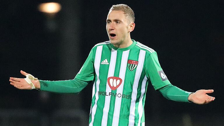 Was nun? Während es für den FC 05 Schweinfurt endgültig nur noch um Schadensbegrenzung geht, spielt Verteidiger Jannik Schuster auch um seine eigene Zukunft. Was nun? Während es für den FC 05 Schweinfurt endgültig nur noch um Schadensbegrenzung geht, spielt Verteidiger Jannik Schuster auch um seine eigene Zukunft.