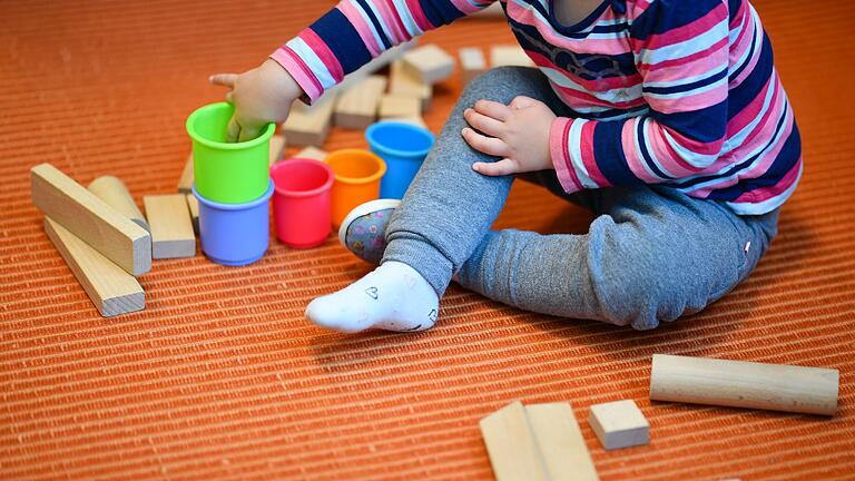 Kindergarten Sprachtests       -  Anfang 2025 sollen alle Eltern, deren Kinder im Spetember 2026 eingeschult werden, von ihrer Grundschule ein Schreiben zu den verpflichtenden Sprachtests erhalten. (Symbolbild)