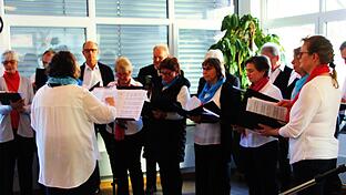 Statt Instrumentenklängen begleitete der Fuchsstädter Gesangverein unter Leitung von Birgit Schultz den Neujahrsempfang mit gesungenen Darbietungen.       -  Statt Instrumentenklängen begleitete der Fuchsstädter Gesangverein unter Leitung von Birgit Schultz den Neujahrsempfang mit gesungenen Darbietungen.
