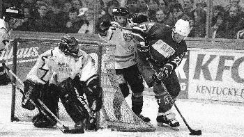 Wiedersehen im Icedome: Auch Bruce       -  Wiedersehen im Icedome: Auch Bruce Hardy (rechts) wird am heutigen Freitagabend im Trikot des All-Star-Teams
auflaufen.