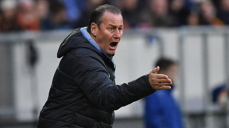 Huub Stevens       -  Huub Stevens wartet weiterhin auf den ersten Sieg mit der TSG Hoffenheim. Foto: Uwe Anspach