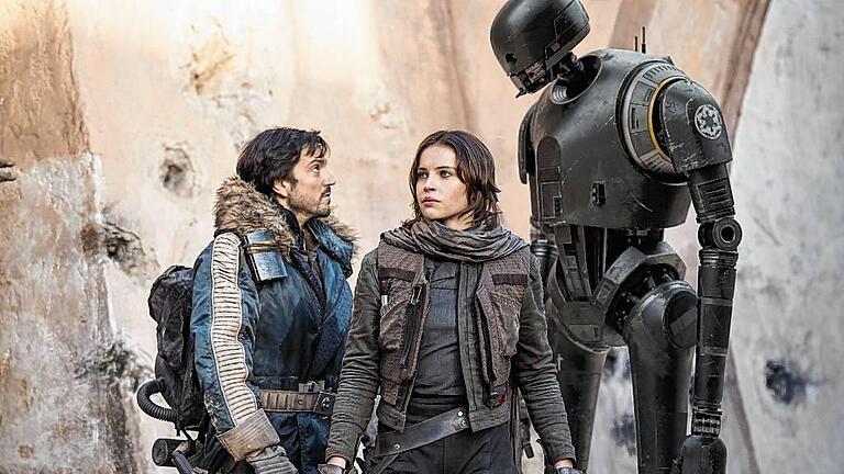 Der Film  'Rogue One: A Star Wars Story' kommt Donnerstag in die Kinos       -  Szene aus &bdquo;Rogue One&ldquo; mit Diego Luna als Captain Cassian Andor und Felicity Jones als Jyn Erso.