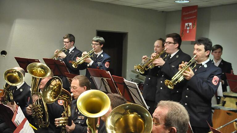 Die Feuerwehrkapelle Reiterswiesen, unter ihrem musikalischen Leiter, Harald Reinl, hat sich zu einem Orchester gemausert. Peter Klopf       -  Die Feuerwehrkapelle Reiterswiesen, unter ihrem musikalischen Leiter, Harald Reinl, hat sich zu einem Orchester gemausert. Peter Klopf