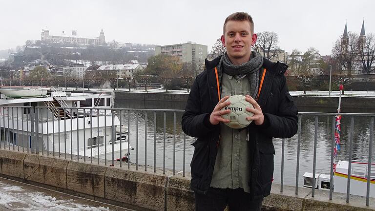 Felix Karle hat bei den Rimparer Zweitliga-Handballern Fuß gefasst - und ist auf seiner Position als Rechtsaußen gerade unentbehrlich.