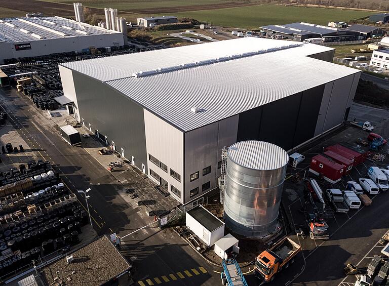 Das Logistikzentrum von Maincor am Standort Knetzgau. Hier möchte das Unternehmen auch ein Windrad zur eigenen Energieversorgung bauen.