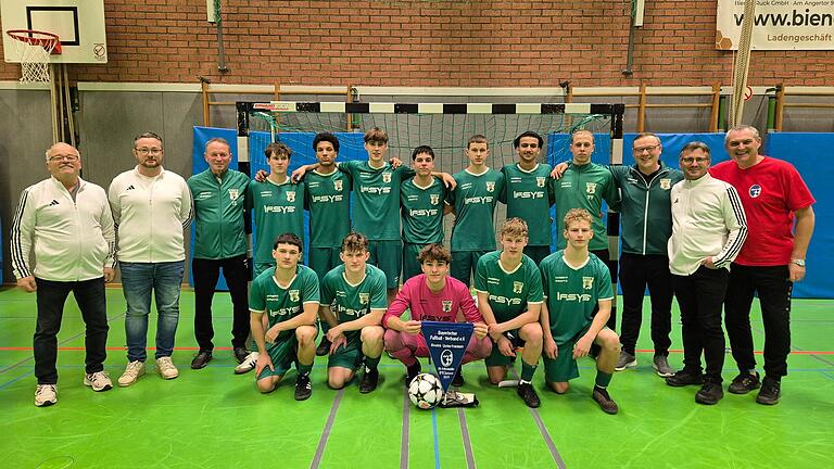Bei den Hallen-Bezirksmeisterschaften der U19-Junioren verteidigte der TSV Großbardorf seinen Titel. Bei den Hallen-Bezirksmeisterschaften der U19-Junioren verteidigte der TSV Großbardorf seinen Titel.