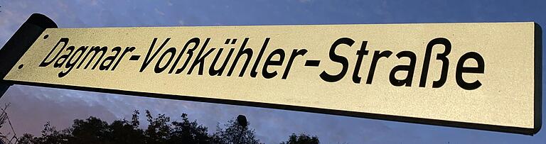 Die Stadt Kitzingen hat die Siegfried-Wilke-Straße in Dagmar-Voßkühler-Straße umbenannt. Die Stadt Kitzingen hat die Siegfried-Wilke-Straße in Dagmar-Voßkühler-Straße umbenannt.