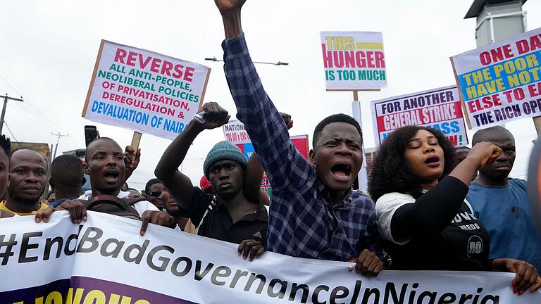 Proteste in Nigeria       -  Viele Menschen selbst in den Großstädten Nigerias können sich keine drei Mahlzeiten mehr leisten.