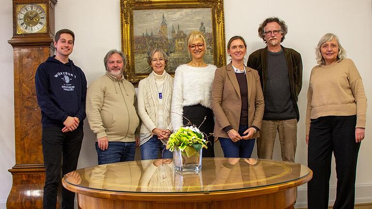 Adrian Kleine-Kappenberg (juristische Fakultät), Boris Wagner, Ulrike Schäfer, Dr. Pia Beckmann, Bürgermeisterin Judith Roth-Jörg, Daniel Osthoff und Petra Müller-März nach der Präsentation ihres Projekts.