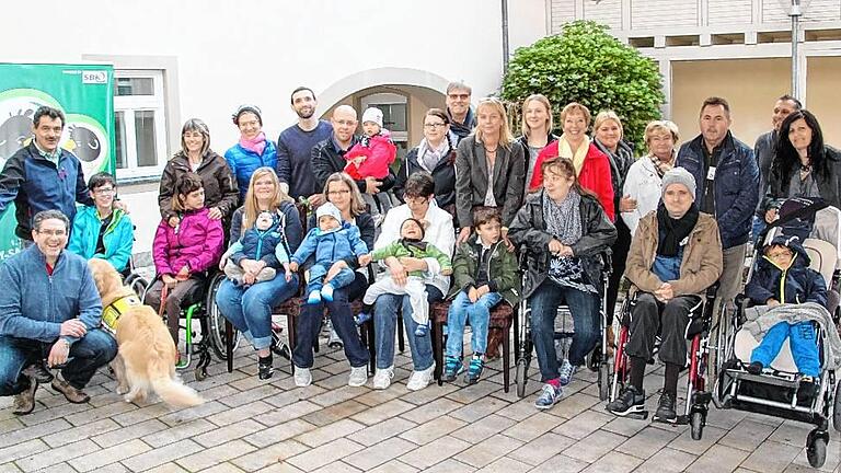 Aus ganz Deutschland und der Schweiz kamen neun Familien nach Höchberg zum ersten Treffen der Selbsthilfegruppe &bdquo;Hand in Hand gegen Tay-Sachs und Sandhoff&ldquo;