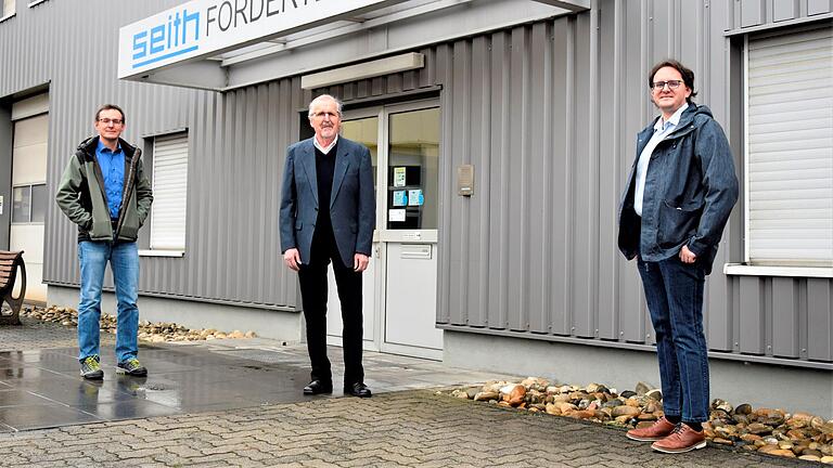 50 Jahre Seith Fördertechnik: Firmengründer Hermann Seith (Mitte) mit seinen Söhnen Karl (links) und Johannes. 50 Jahre Seith Fördertechnik: Firmengründer Hermann Seith (Mitte) mit seinen Söhnen Karl (links) und Johannes.