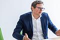 Bürgermeister Heilig bei einem Interview nach dem Würzburger Talavera-Bürgerentscheid. Nun wird ihm vorgeworfen, Informationen zurückgehalten zu haben.