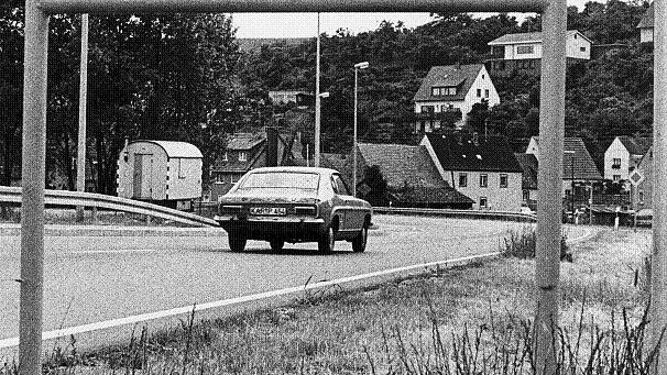 Am 1. Januar 1978 wurde Versbach nach Würzburg eingemeindet. Nicht jedem gefiel das, wie dieses Foto vom 20. Juni 1978 zeigt.