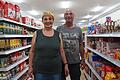 Ingrid und Armin Warmuth führen den Stadtladen in der Karlstadter Innenstadt. Eine Zwischenbilanz, drei Jahre nach dem Umzug in die Hauptstraße.