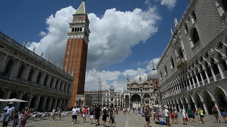 Der Markusplatz in Venedig ist dieser Tage nicht so gefüllt wie sonst – das genießt Karlstadts dritte Bürgermeisterin Anja Baier.