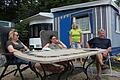 Hiltrun Krämer, Tochter Nina-Ruth Halbig und Gerhard Krämer (stehend Parkleiterin Sandra Riesen) machen es sich auf ihrem Dauerstellplatz beim Knaus Campingpark Bad Kissingen gemütlich.Kerstin Väth       -  Hiltrun Krämer, Tochter Nina-Ruth Halbig und Gerhard Krämer (stehend Parkleiterin Sandra Riesen) machen es sich auf ihrem Dauerstellplatz beim Knaus Campingpark Bad Kissingen gemütlich.Kerstin Väth