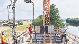 . . . von oben, von der Brücke aus gesehen.