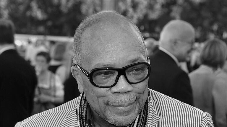 plsfdt3csz-v1-ax-s2048.jpeg       -  Quincy Jones, US-amerikanischer Jazztrompeter und Musikproduzent, ist tot.