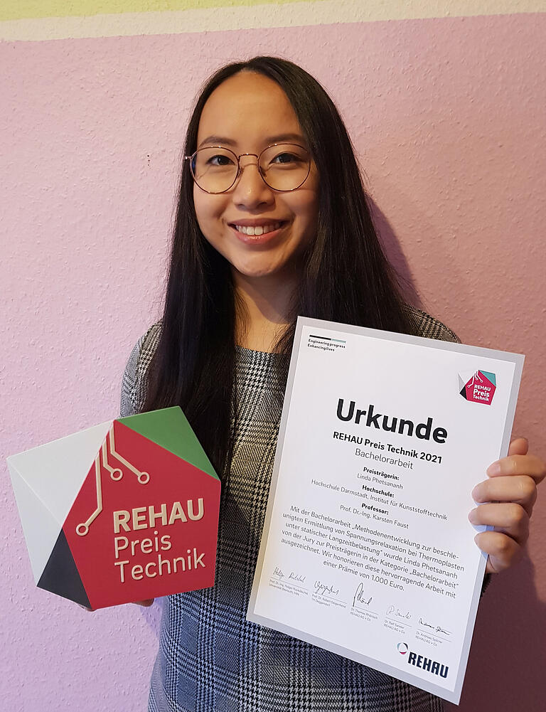 Linda Phetsananh gewinnt den Rehau Preis Technik, Kategorie Bachelorarbeit.