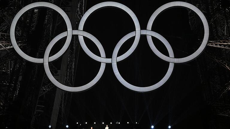 Paris 2024 - Eröffnungsfeier - Celine Dion bildete mit ihrem umjubelten Auftritt den Abschluss der Eröffnungsshow. Paris 2024 - Eröffnungsfeier - Celine Dion bildete mit ihrem umjubelten Auftritt den Abschluss der Eröffnungsshow.