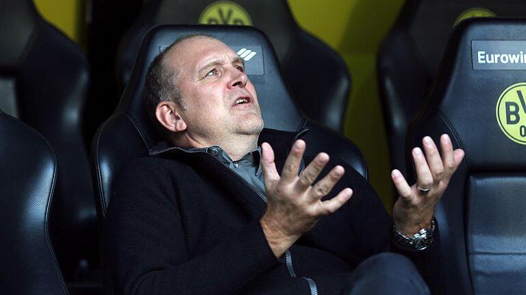 Aufregung - Der erboste FC-Manager Jörg Schmadtke kündigte Protest gegen die Spielwertung an. Aufregung - Der erboste FC-Manager Jörg Schmadtke kündigte Protest gegen die Spielwertung an.