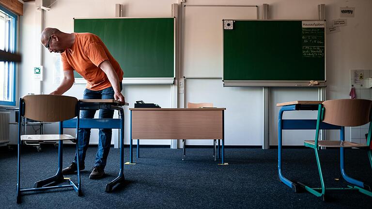 Die Vorbereitungen laufen auf Hochtouren: Am 27. April startet der Unterricht an bayerischen Schulen zunächst für die Abschlussklassen.&nbsp;